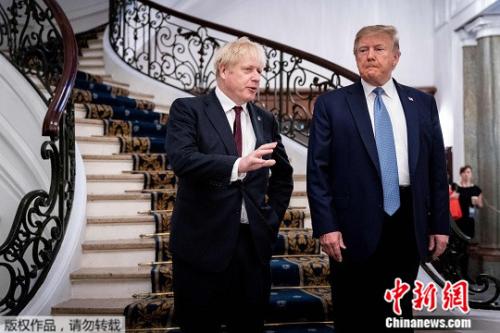 8月25日,出席G7峰会的美国总统特朗普与英国首相约翰逊举行工作早餐会。 8月25日,出席G7峰会的美国总统特朗普与英国首相约翰逊举行工作早餐会。