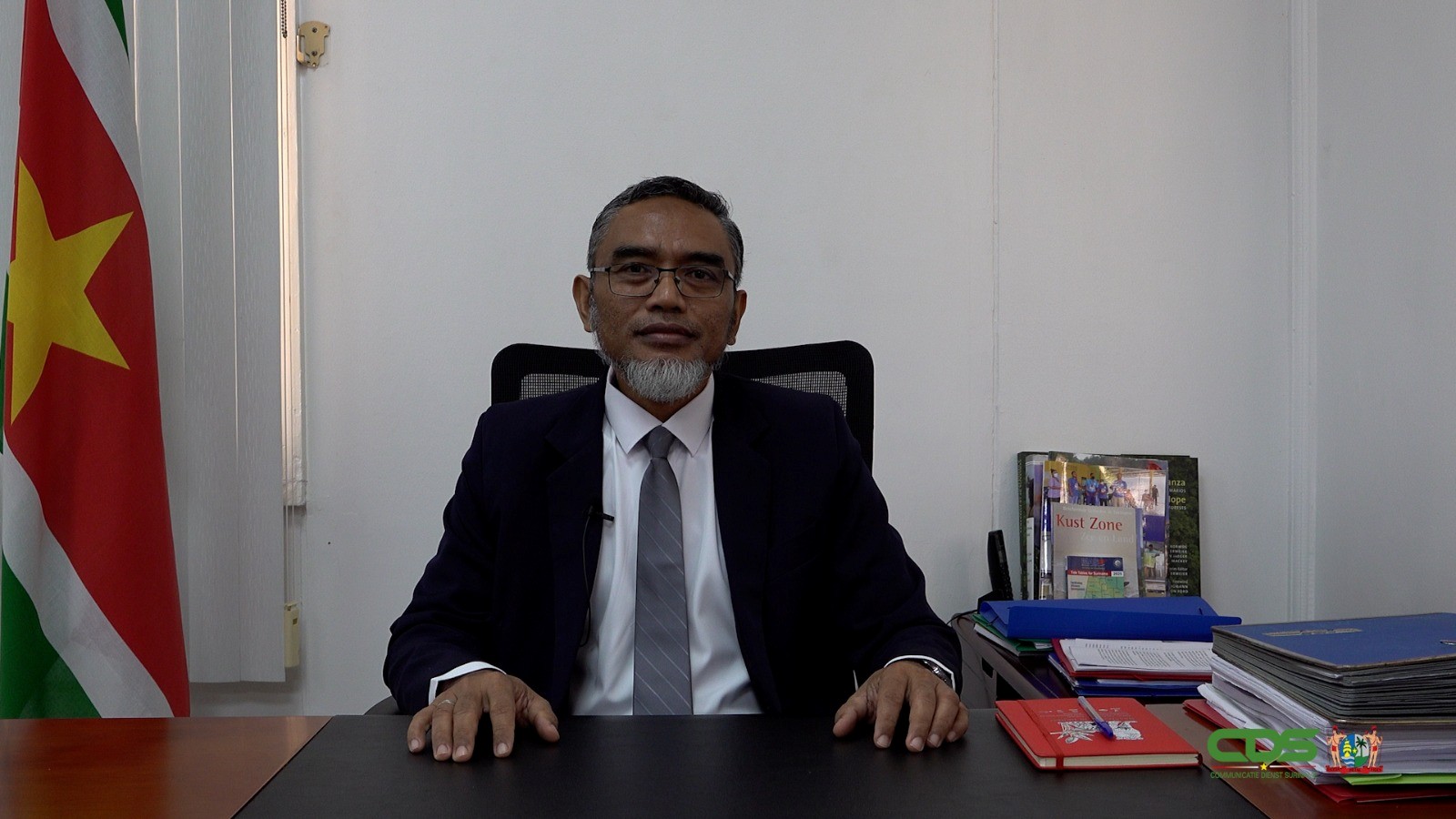 1版頭2版.jpg 1版頭2版.jpg